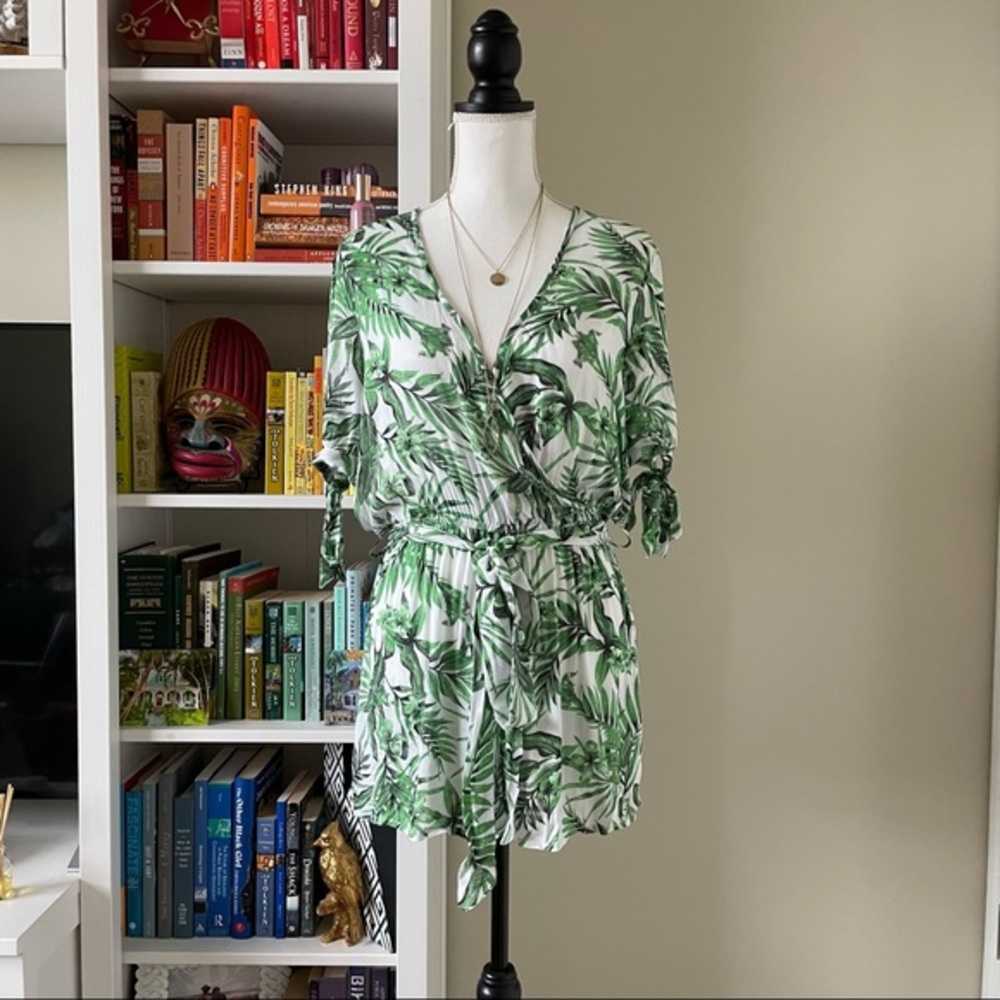 ASOS/Influence Tropical Romper - Picture 3 of 6